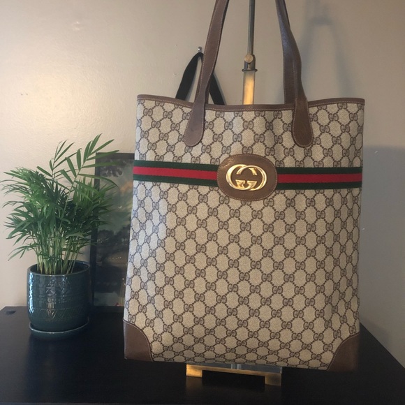 ‼️SOLD‼️🍒 Authentic Gucci Shopper Tote 🍒 - Picture 2 of 16
